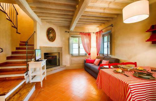 Farmhouse with swimming pool surrounded by greenery just 20 minutes from Arezzo - Foto 7