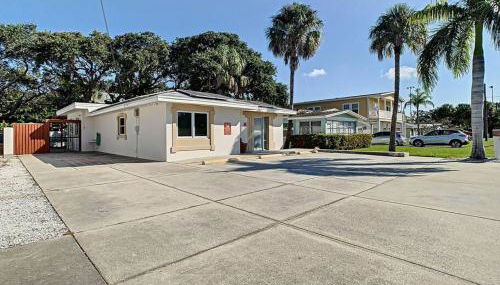 STEPS FROM THE BEACH, BEST LOCATION, 2 BDRM 2 BTH - Foto 5