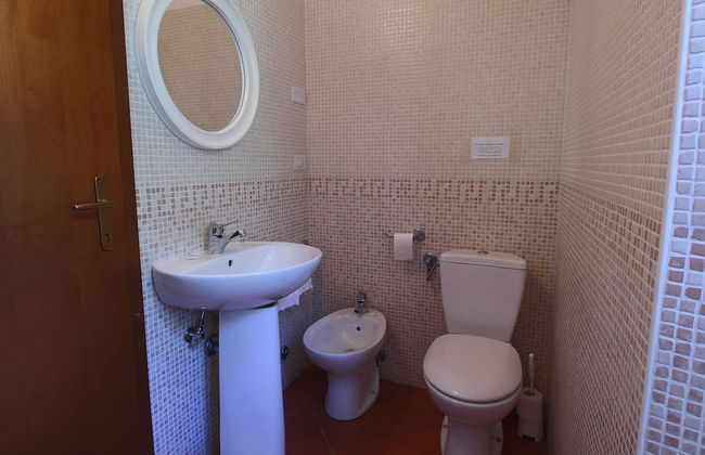 Splendid Farmhouse in Gualdo Cattaneo with Hot Tub - Photo 7