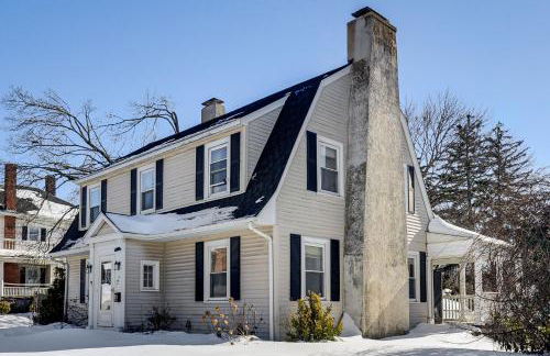 Walk to DW Field Park! Spacious Home with Deck - Foto 27