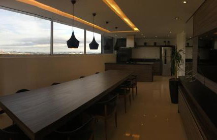 609-Apartamento Encantador, com 1 vaga de GARAGEM, Todo Mobiliado e Decorado, Edificio com Academia, Lavanderia, Excelente localização no Rebouças, Proximo ao Batel e Centro - Foto 11