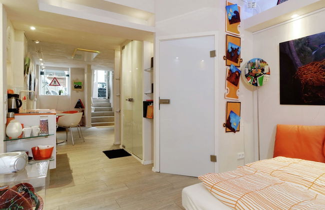 Contemporary Apartment in Kreuzberg, Berlin - Photo 2