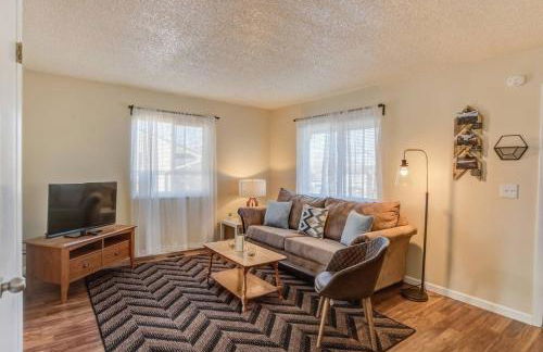 2BR Aptmt Parks Private Deck, Mountain Views! - Foto 8