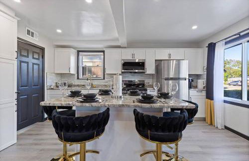 Dark House With HotTub TV in Rooms - Foto 42