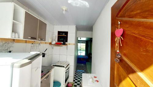 Kitnet Aconchegante com Varanda e Cozinha - Foto 2