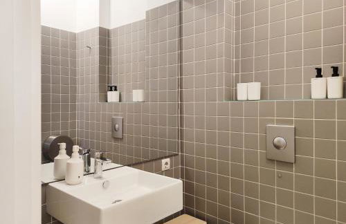 E36 - AC & Parking - Bright & Spacious Apartment - Foto 43