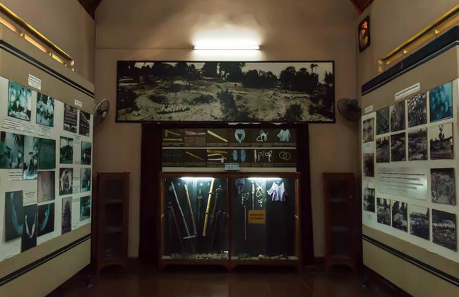 Tuol Sleng and Choeung Ek Killing Fields - Private Tour - Photo 3