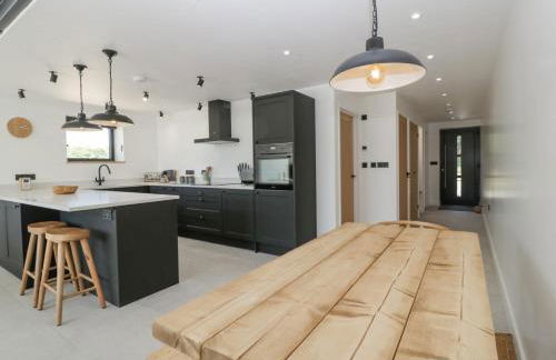 Basswood Barn - Photo 7