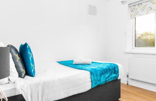 Charming 3 Bed House - Garden - Parking - Wi-Fi Netflix 83BMH - Foto 4