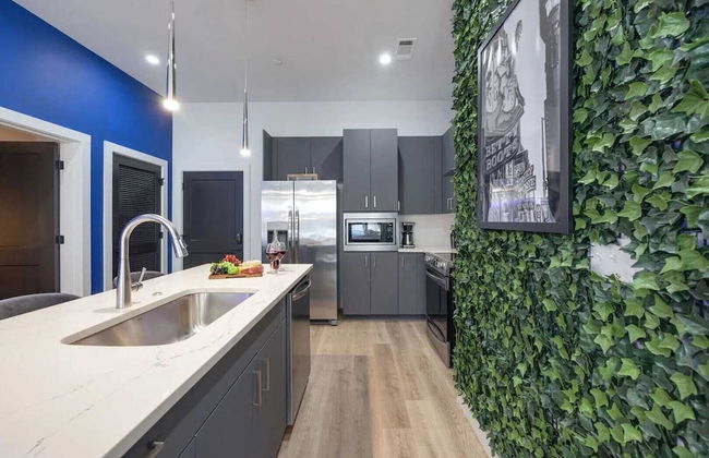 Nash Landing by Avantstay Heart of Midtown + Nashville Patio - Foto 19