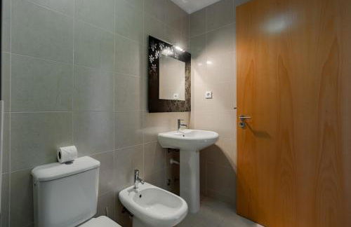 Fully Equipped 3 bed - Parking - Foto 27