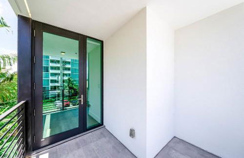 Bayview Villa by Rove Travel - Waterfront with Patio - Foto 36