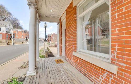 Walk Downtown Inviting Historic Home in Dubuque! - Foto 22