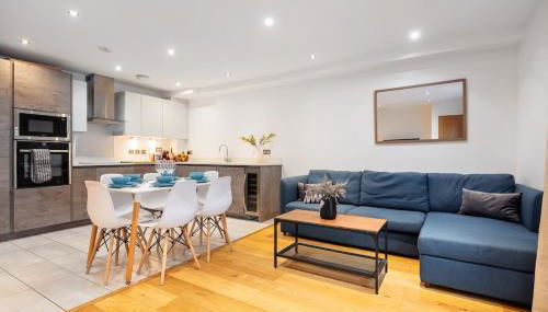 London Eye ,split level and private patio,sleeps 6 - Foto 5