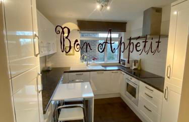 Luxurious Entire 2-Bedroom Apartment in the Heart of Bromley - Foto 9