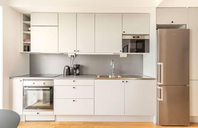 Luxury Business Studio Apartment - Garden View - Photo 5