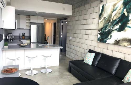 Modern 2 Bdrm w/Parking in the Heart of Hillcrest - Foto 3