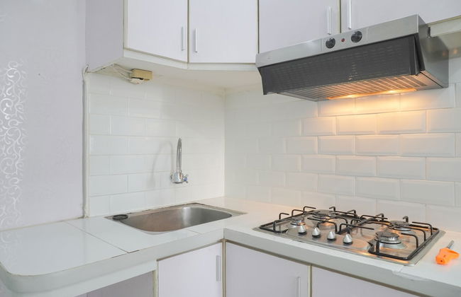 Simple And Comfy 1Br Permata Eksekutif Apartment - Photo 5