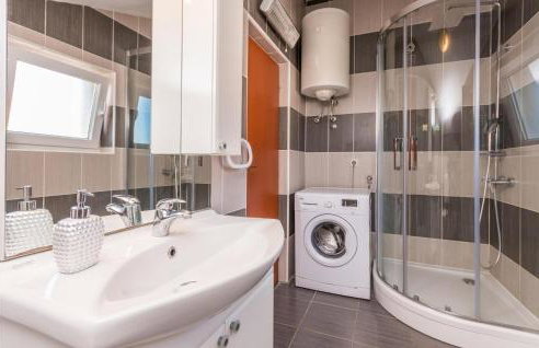 Four-Bedroom Holiday Home In Pristeg - Photo 25