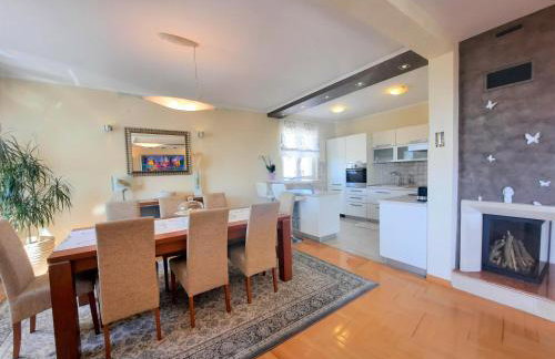 SEA VIEW- spacious apartment with shared pool - Foto 8