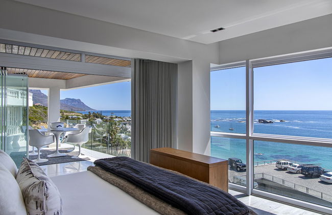 Clifton YOLO Spaces – Clifton Beachfront Penthouse - Photo 2
