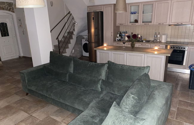 Charming Chateau BY THE SEA - Photo 3