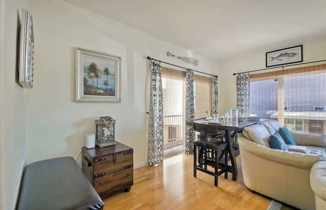 South Pacific Walk to Beach! - Foto 12