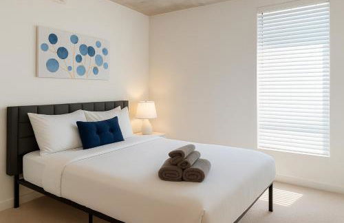 Upscale 2BR Apt Rooftop Deck and Fitness - Foto 15