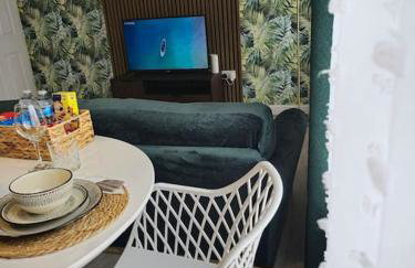 Spacious Home for Longer Stays - Contractors & Relocators Welcome - Photo 3