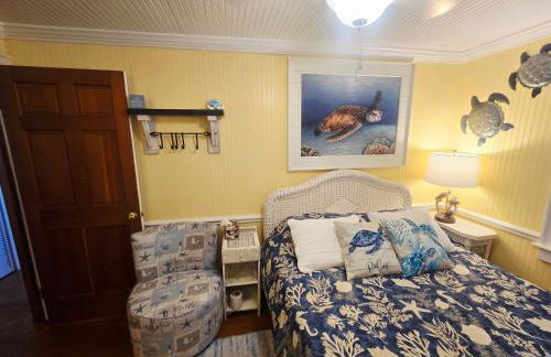 Historic Old Oak Cottage-Great water views! - Foto 26