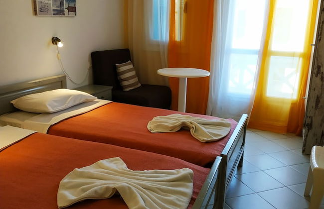 Renia Studios Standard Studio Overlooking the Swimming Pool - Foto 22