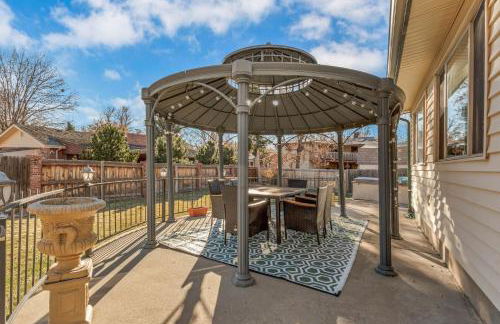 ᨒFIREHAUSᨒHotTubᨒCinemaᨒBBQᨒBadmintonᨒGames - Foto 9