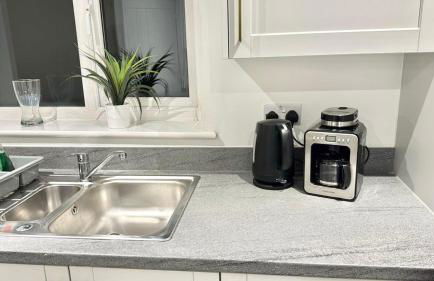 Spacious New 5 Bedroom Home in Swindon - Foto 6