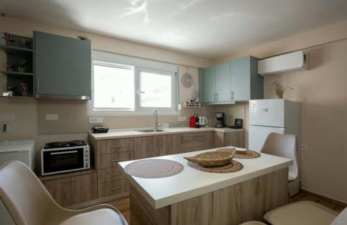 Stergios Suite with Private Jacuzzi - Photo 10