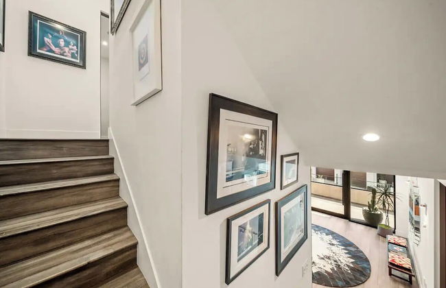 Willow Glen - Hollywood Hills Multi-level Villa With Theater & Pool - Photo 49