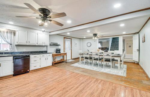 Auburn Finger Lakes Farmhouse with Open Views! - Foto 9