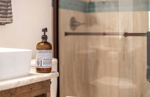 Cozy Cottage • 2 King Beds • Grove • Kayaks • Washer/Dryer - Foto 12