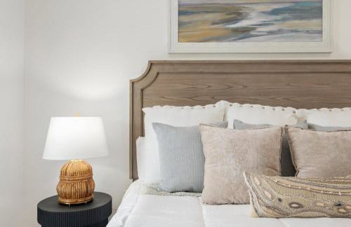 2 Blocks to the Beach! Pool & Golf Cart, Sleeps 21 - Foto 37