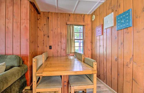 Lake Retreat with Dock, Deck and BBQ, BYO Boat! - Foto 6