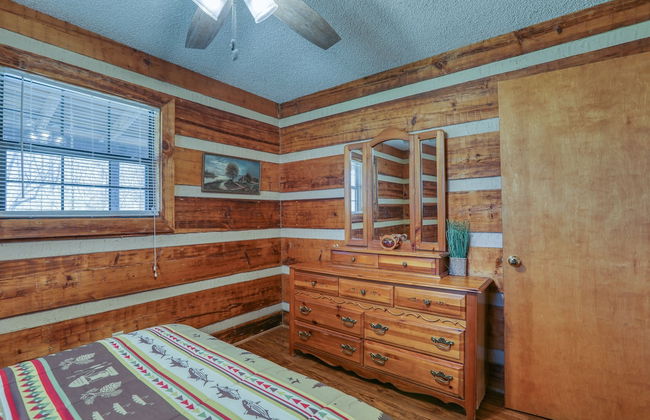 Creekside Memories - 2 Bedrooms, 2 Baths, Sleeps 6 Cabin by RedAwning - Foto 5