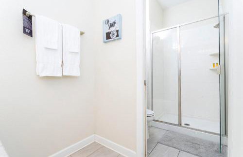 Magnificent 5Bd w/ Pool Close to Disney @Storey Lake 4800 - Foto 28