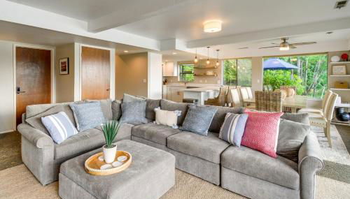 Waterfront Allyn Retreat with Guest House and Beach! - Foto 4