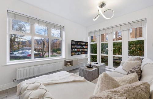 2BR Spacious Flat I King Bed I Desk I Parking X2 - Foto 2