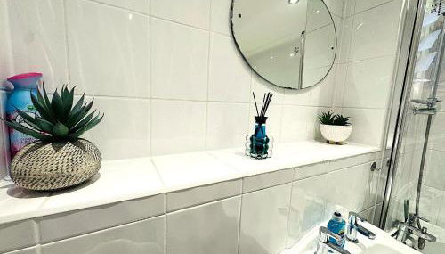 Cosy 2 Bedroom Canary Wharf House with Private Garden - Foto 2