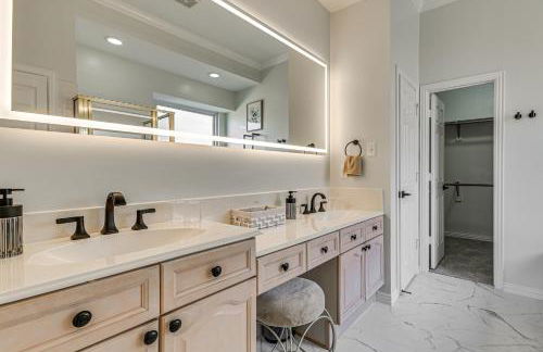 Elegant Home with Private Patio, 2 Mi to UTD Campus! - Photo 22