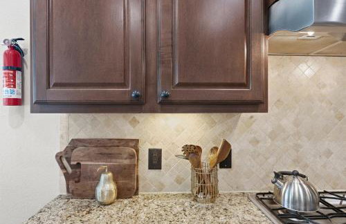 Cozy 4bdrm 3bath Home in The Woodlands - Photo 18