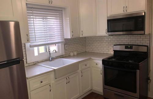 DTLA Oasis Private Bedroom with Exclusive Laundry - Steps to the Heartbeat of LA - Foto 8