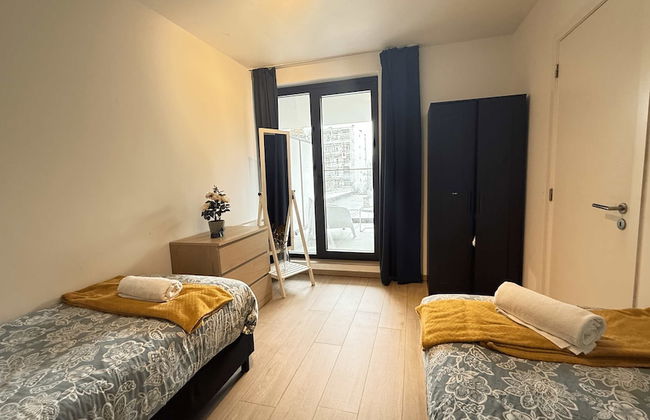 Spacious 3BR 2/5 BA Near Diamond District by Oneluxstay - Foto 17