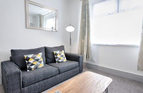 4 Bed - Parking - Near M4 - Ideal for Groups - Foto 18