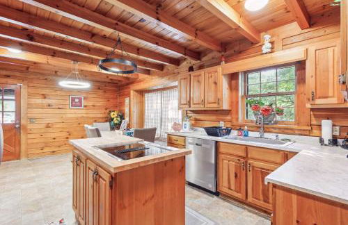 Cabin Bliss - Just 1 Mile from Lake Lanier - Foto 3